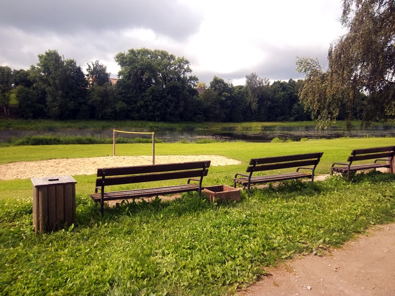 Bauskā oficiālas peldvietas statusa nav nevienai peldvietai. Iedzīvotājiem atliek paļauties uz sevi, lai, izvēloties vietu, kur atveldzēties, neapdraudētu veselību un drošību.
Autors: Sandra Danosa