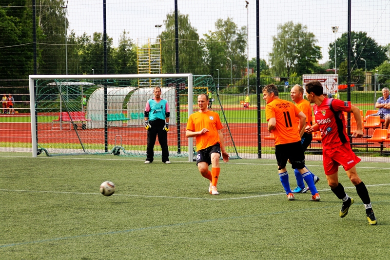 Bauskas futbolisti 40+ vecuma grupā izcīnīja bronzas medaļas. 
Autors: Foto – Uldis Varnevičs