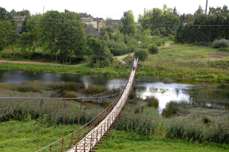 Pārvietošanās pa gājēju trošu tiltiņu pāri Mūsai Bauskā ir aizliegta.
Autors: Ivars Bogdanovs