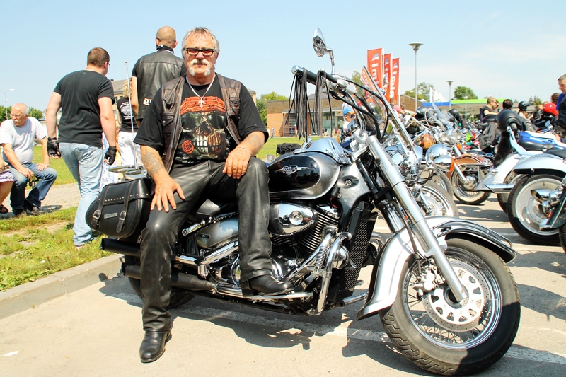 Baušķenieks Arnis Vents ar «Suzuki Intruder» markas moci.
Autors: Uldis Varnevičs