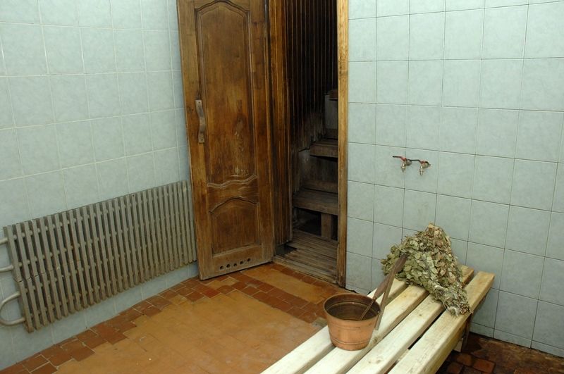 Pēc divu mēnešu dīkstāves pakalpojumu centrā «Bērzi» atkal darbosies pirts.
Autors: Ivars Bogdanovs