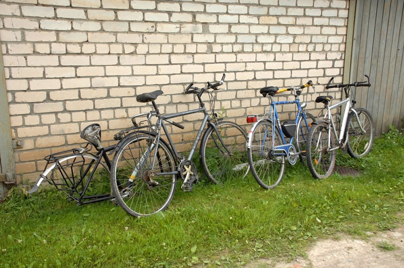 Bauskā, Rīgas ielā, šonedēļ uzietie zagtie velosipēdi. 
Autors: Ivars Bogdanovs