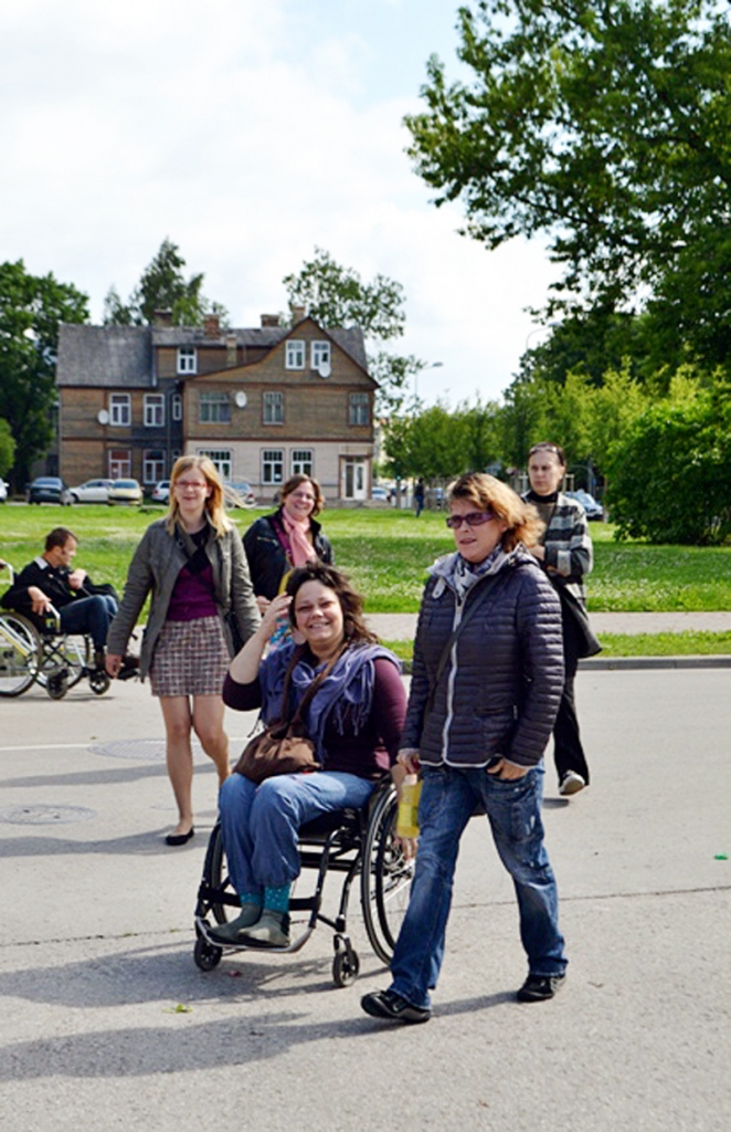 «Apeirona» un «Babyroom» pārstāvji apskatīja vairāk nekā 1700 objektus Zemgalē un par draudzīgiem atzina vien piekto daļu. 
Autors: Publicitātes foto.