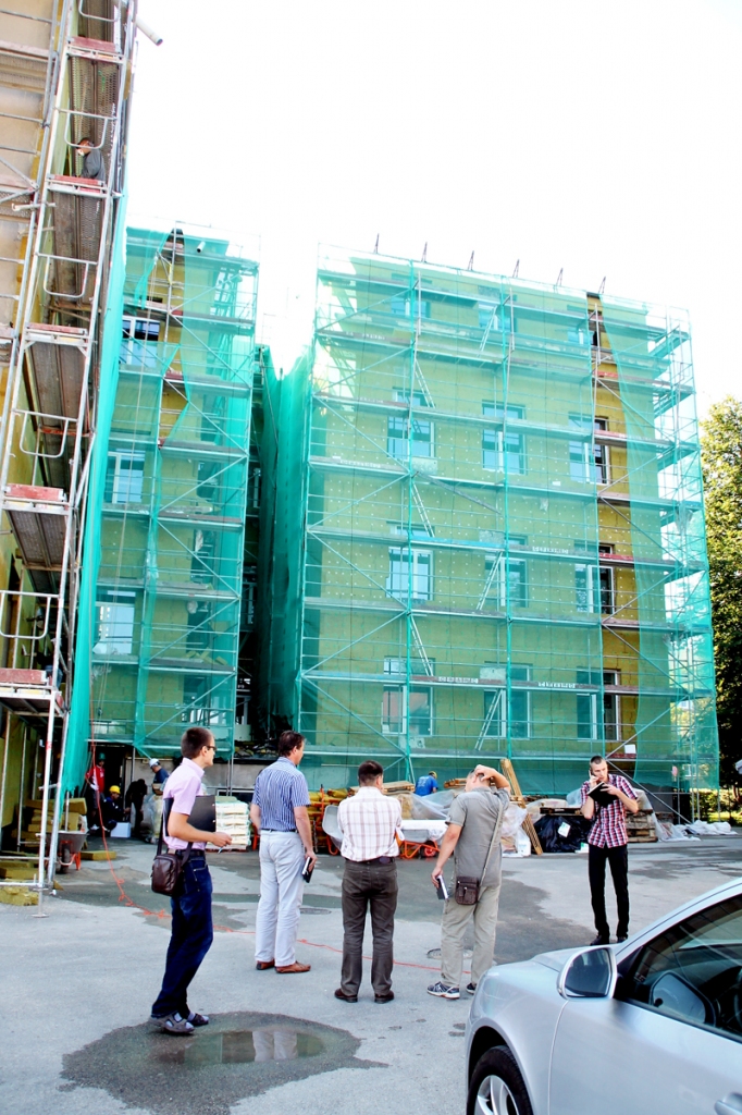 Darbiniekus meklē arī būvdarbiem Bauskas Valsts ģimnāzijas un sākumskolas ēkās.
Autors: Foto – Uldis Varnevičs