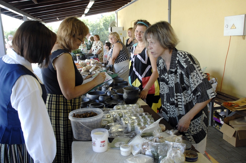 Annas dienas gadatirgū bija ne tikai tirgošanās, bet arī citādi izklaidējoši pasākumi.
Autors: Ivars Bogdanovs