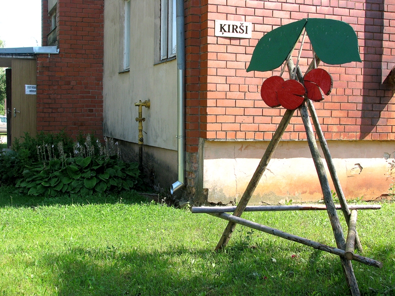 «Ķirši» ir daudzdzīvokļu nams Brunavā, par kura sakoptību rūpējas paši iemītnieki.
Autors: Vilnis Auzāns