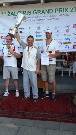 Dainis Upelnieks (no labās) Lietuvā izcīnīja trešo vietu. 
Autors: sasa.lv