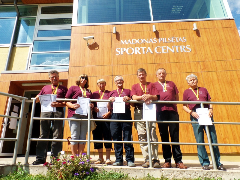 
Biedrības izlase Latvijas čempionātā Madonā – Jānis Jegorovs (no kreisās), Lija Bulāne, Aina Slucka, Ričards Gailītis, Raimonds Smalkais, Aivars Vancāns un Aivars Kamols.
Autors: no J. Jegorova albuma