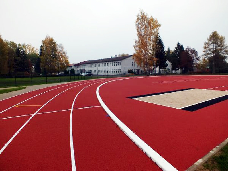 Iecavas jaunais stadions uzlabo nodarbību kvalitāti gan sporta skolā «Dartija», gan vidusskolā.
Autors: No arhīva.
