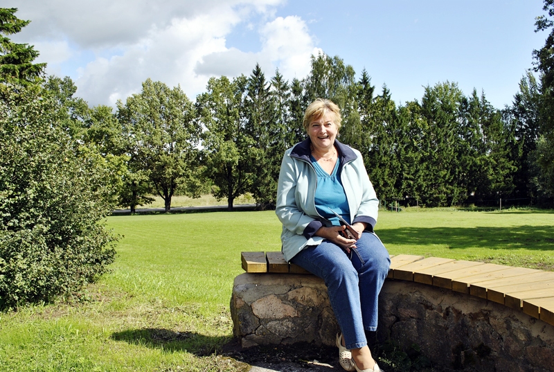 Diānai Ruģelei Vallē trūkst tikai jūras. Vasarā viņai patīk dzimtajā Salacgrīvā, lai pludmales dziedinošajā gaisā atjaunotu enerģiju.
Autors: Māris Krūmiņš