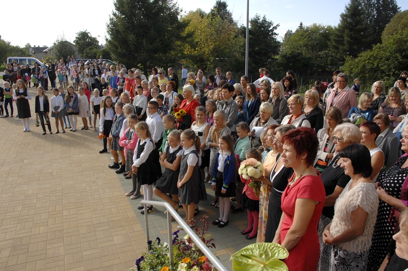 Bauskas mūzikas skolā šajā mācību gadā izglītosies 179 audzēkņi, strādās 24 pedagogi un seši tehniskie darbinieki. 

Autors: Ivars Bogdanovs