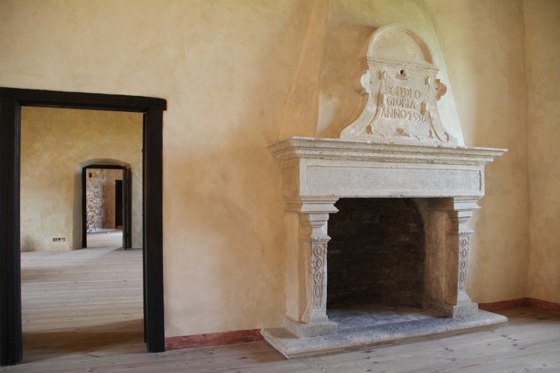 Pēdējo trīs gadu laikā Bauskas pils ir piedzīvojusi lielas pārvērtības. 12.septembrī notiks svinīga telpu atvēršana un restaurācijas un rekonstrukcijas procesā iesaistīto cilvēku godināšana. Savukārt 13.septembrī no pulksten 9 līdz 19 visi interesenti Bauskas pili varēs apmeklēt bez maksas.



Autors: Publicitātes foto.