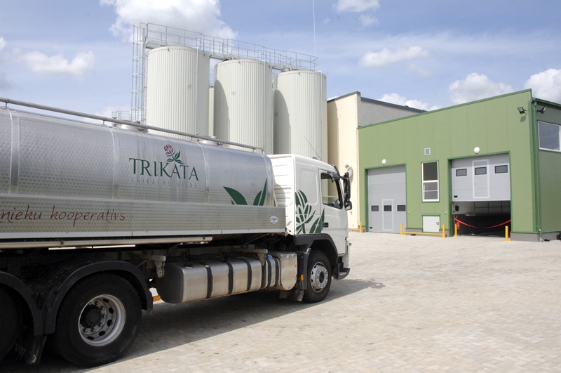 «Latvijas Piens» ir pašu zemnieku veidotu kooperatīvu būvēta rūpnīca, par kuras attīstību rūpējas koleģiāli. 
Autors: no «Bauskas Dzīves» arhīva