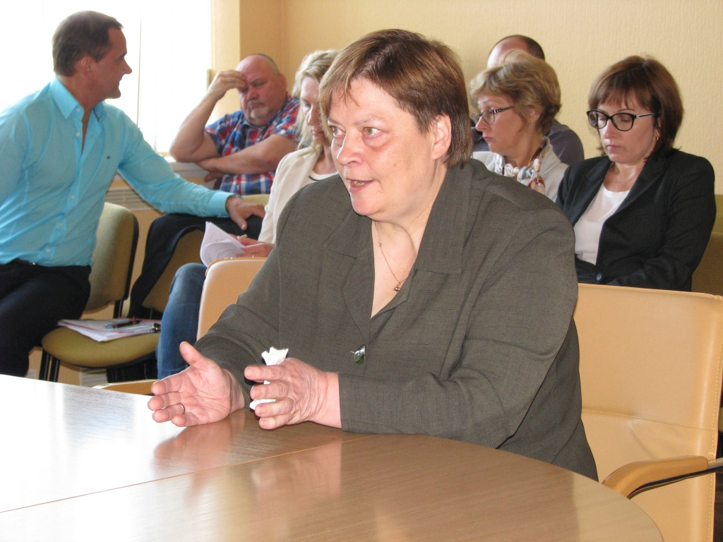 Bauskas novada domes deputāti ceturtdien, 18. septembrī, ārkārtas sēdē pieņēma vienbalsīgu lēmumu, atbrīvot no darba Vecsaules pagasta pārvaldes vadītāju Laimdotu Kolbergu. 
Autors: Vilnis Auzāns