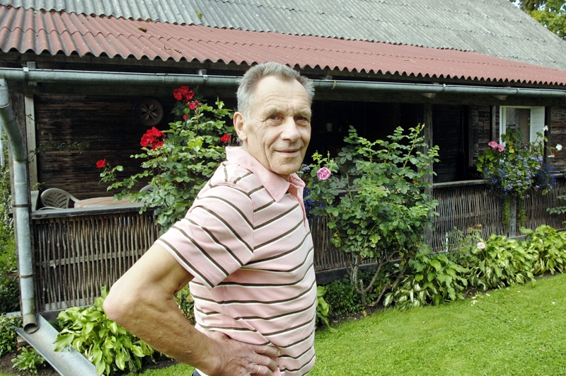 Jubilārs lepojas ar paša iekopto miera ostu Īslīces pagasta «Apsītēs». 
Autors: Ivars Bogdanovs