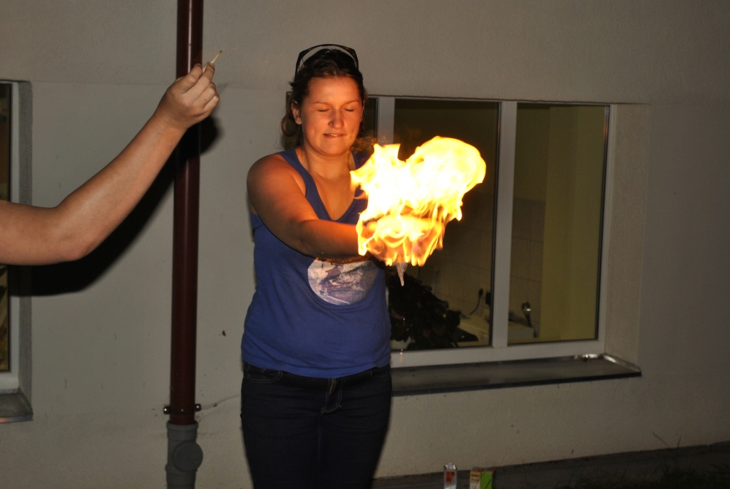 Liesmu turēšanas plaukstās šķita neticama un prasīja drosmi, taču izrādījās visnotaļ iespējama un ļoti aizraujoša.
Autors: Madara Ērgle