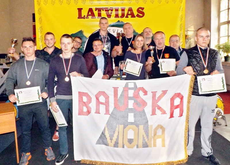 Vienība «Bauska Viona» kļuva par Baltijas čempioniem svaru stieņa spiešanā guļus WPC versijā.