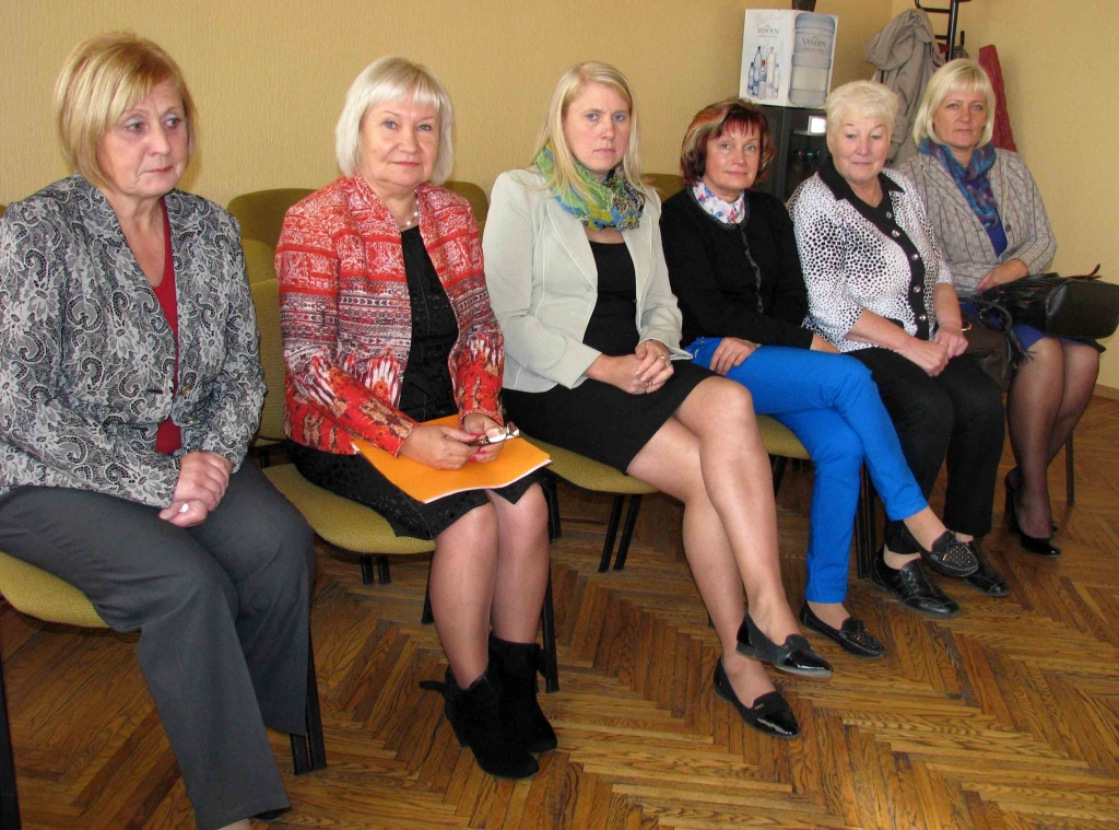 Bauskas novada bāriņtiesa: Dzintra Boča (no kreisās), Anda Smiltiņa-Plūdone, Helvija Greiere, Aija Rudzīte, Irēna Bajāre, Aija Stabule.

Autors: Vilnis Auzāns