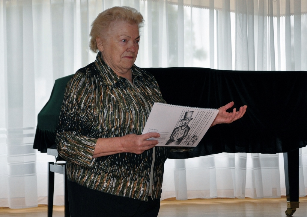 «Lai grāmatai labs ceļš!» novēl Vecumnieku pagasta muzeja vadītāja Aloida Baķe.
Autors: Žanna Zālīte