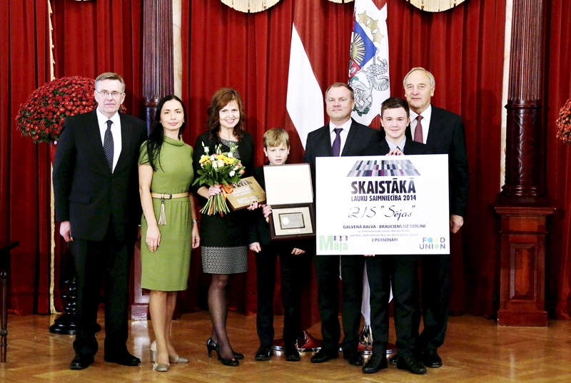 Burkānu ģimene saņēma skaistākās lauku sētas balvu.
Autors: no Valsts prezidenta kancelejas albuma