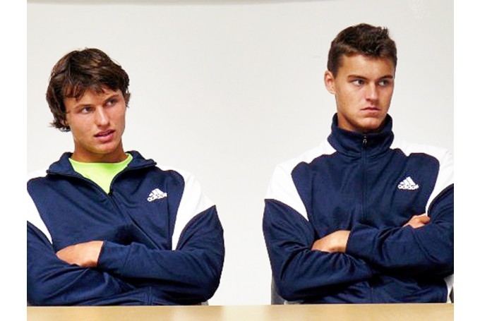 Deivisa kausa Eiropas Āfrikas zonas 1. grupas spēles tenisā starp Latvijas un Zviedrijas izlasi notiks no 24. līdz 26. oktobrim. Latvijas izlasē uz Zviedriju dosies brāļi Mārtiņš (no labās) un Jānis Podži no Vecsaules pagasta.
Autors: sportacentrs.com