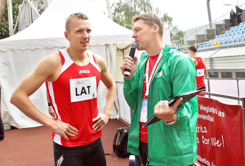 Jāņa Baltuša sniegums vieglatlētikā šogad raisīja īpašu uzmanību, mūsu sportistu Eiropas komandu čempionātā intervēja žurnālists Lauris Lizbovskis.
Autors: Uldis Varnevičs