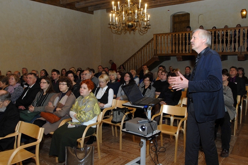 Daudz teorētiskās informācijas konferences dalībniekiem sniedza Valsts kultūras pieminekļu inspekcijas vadītājs Juris Dambis.

Autors: Ivars Bogdanovs