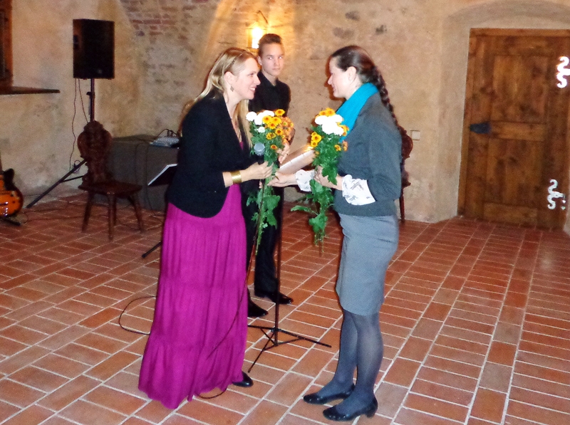 Sigita Jevgļevska saņēma skatītāju un pils darbinieku pateicību ziedos.
Autors: Ligita Asare