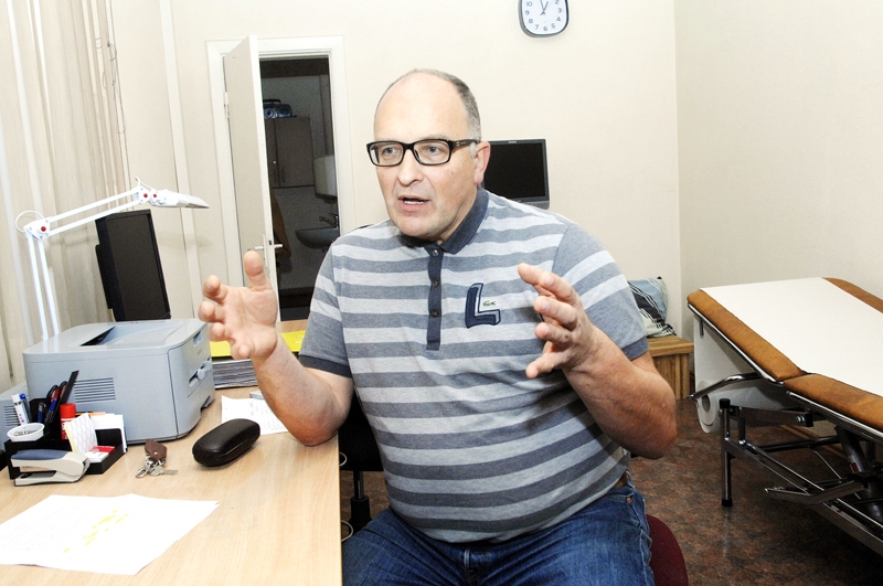 Dakteris Atis Karulis uzskata, ka onkoloģiskas saslimšanas mazināsies, ja tiks stiprinātas ģimenes ārsta institūcijas. 
Autors: Ivars Bogdanovs