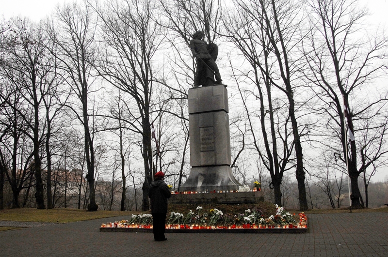 «Taupiet cilvēku! Dārgāks par visu ir cilvēks. Taupiet latviešus! Latviešu paliek maz,» rakstījis Kārlis Skalbe.
Autors: Ivars Bogdanovs