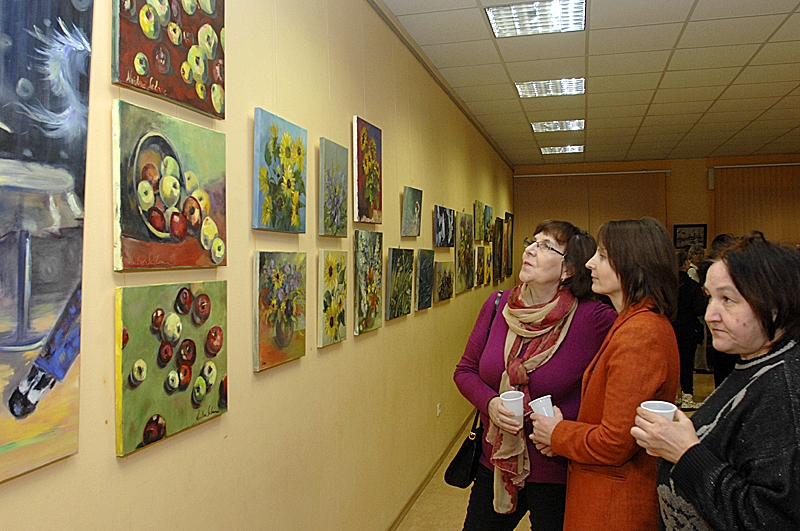 Rundāles novada gleznošanas studiju dalībnieku darbu izstādes atvēršanā 14. novembrī.
Autors: Ivars Bogdanovs