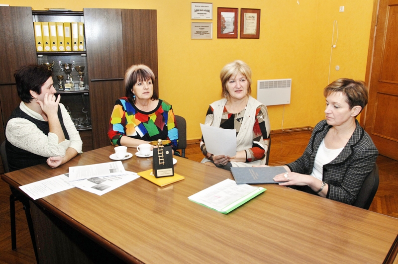 Gailīšu pagasta Uzvaras vidusskolas panākumu pamatā ir sekmīga sadarbība ar skolēniem, secina pedagoģes.
Autors: Ivars Bogdanovs