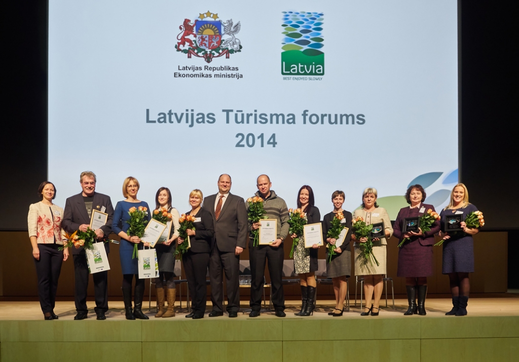 Bauskas novada Tūrisma informācijas centra vadītāja Inese Turkupole-Zilpure Konkursā «Veiksmīgākais jaunais tūrisma produkts 2014» saņēma atzinības rakstu par tūri  «Nobaudi Bauskas īpašos ēdienus»
Autors: Publicitātes foto. 