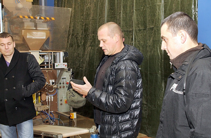 Guntis Andersons (vidū) stāsta par savu uzņēmējdarbības pieredzi. 
Autors: Uldis Varnevičs