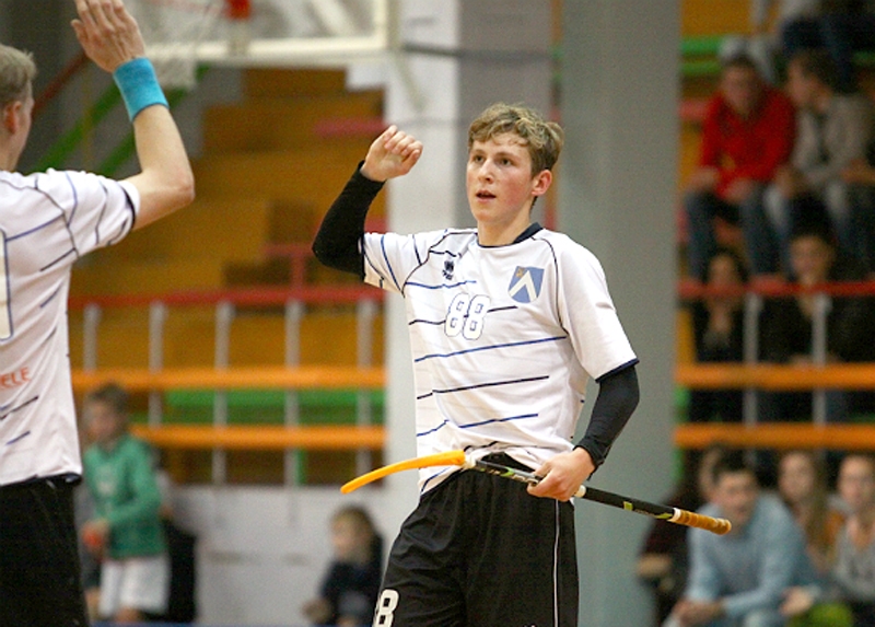 Rolands Kovaļevskis nosaukts par FK «Bauska» komandas labāko spēlētāju cīņā pret «Lielvārdes» vienību.
Autors: no sportsbauska.lv