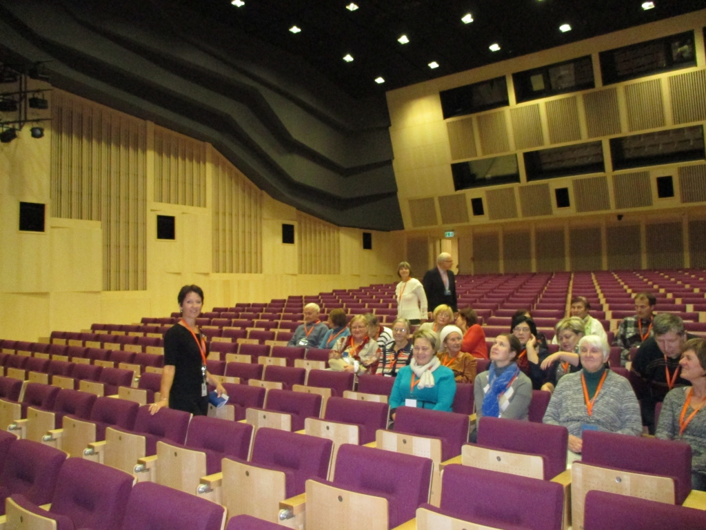 Iecavnieki iejūtas «Gaismas pils» atmosfērā.
Autors: No bibliotēkas albuma.