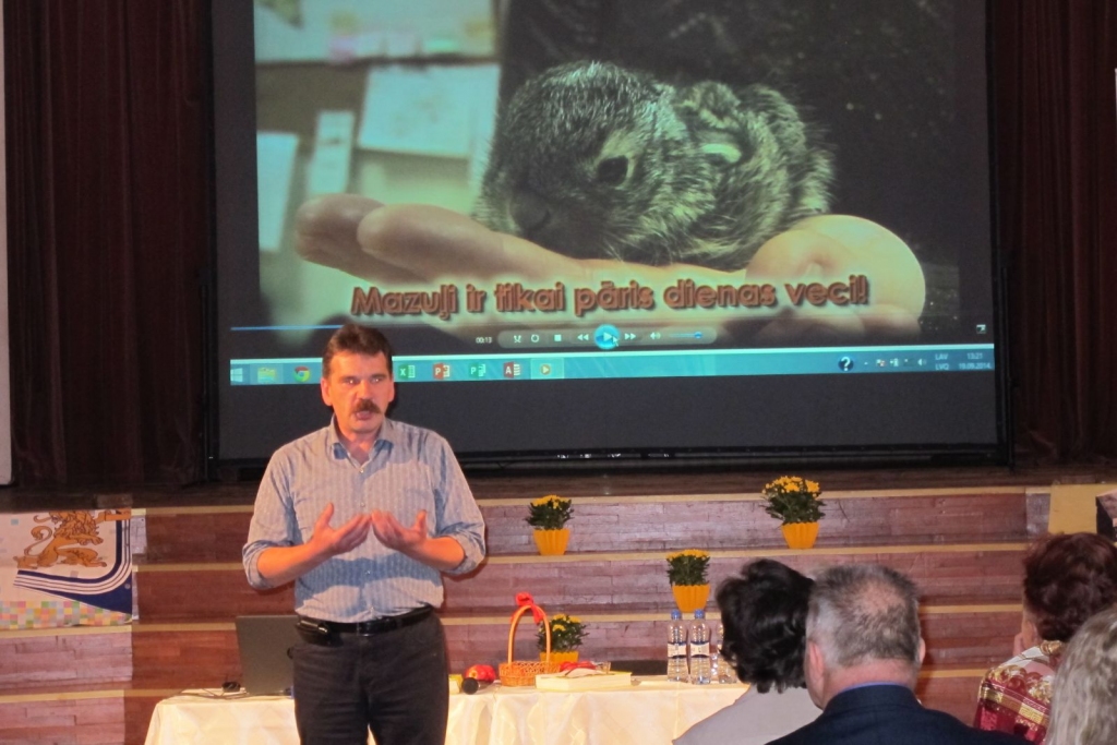 Ingmārs Līdaka Bauskas novada Grāmatu svētkos aizrāva auditoriju ar savu stāstījumu par dzīvniekiem.
Autors: bauska.lv