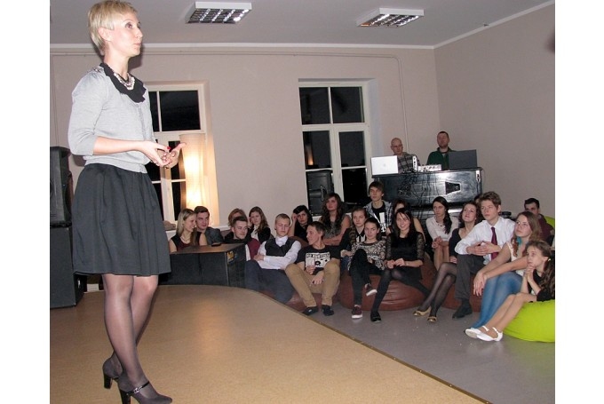 Latvijas Jaunatnes padomes interešu aizstāvības programmas direktorei Solvitai Jirgensonei ir svarīgs darbs ar vietējiem jauniešiem.
Autors: No arhīva.