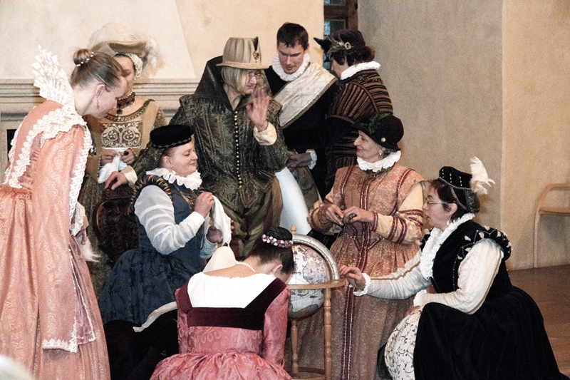 Deju grupas «Galms» un senās mūzikas ansambļa «Ludus» koncertā Bauskas pilī.
Autors: Linda Kaufmane