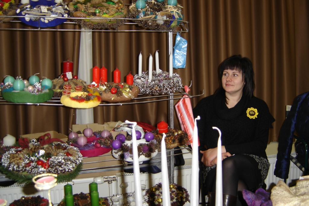 Vecumnieku jaunās uzņēmējas savus produktus Jelgavā prezentēja plašākai publikai.

Autors: No LLKC albuma.