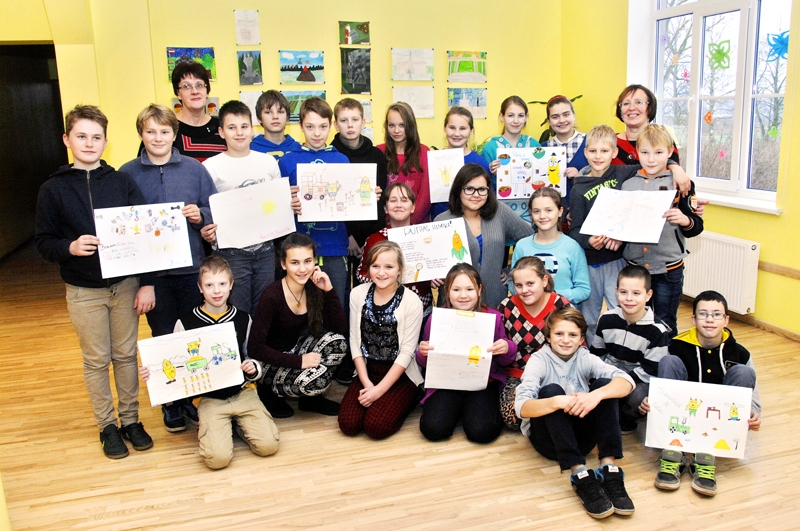 Vecsaules pamatskolas 5. un 6. klases skolēni priecājas par uzvaru #Putringa konkursā. 
Autors: Ivars Bogdanovs