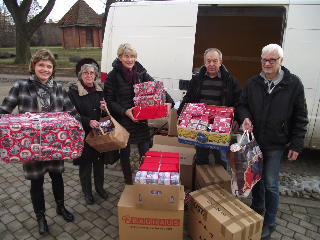 Bauskas novada sociālā dienesta vadītājā Iveta Kubliņa (no kreisās) kopā ar zviedru draugiem.
Autors: Artūrs Dulbe