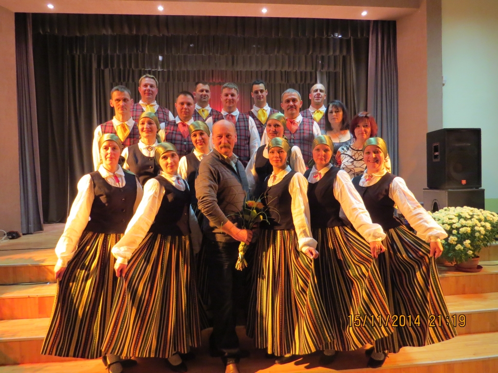 Ceraukstes pagasta deju kolektīvs «Dzirnavnieki» nosvinējis gada jubileju. 
Autors: No albuma.