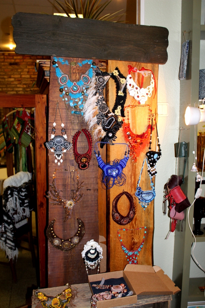 Gintas Zaumanes darinājumi izceļas ar krāšņumu un oriģinalitāti.
Autors: No albuma.