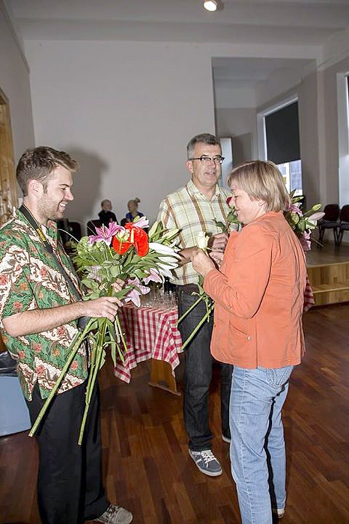 Izstādē. Kristaps Ābelnieks ir priecīgs, ka Latvijā vēl paspējis kopā ar tēvu Raiti izveidot fotoizstādi par piedzīvoto ekvatora valstīs. 
Autors: no K. Ābelnieka albuma