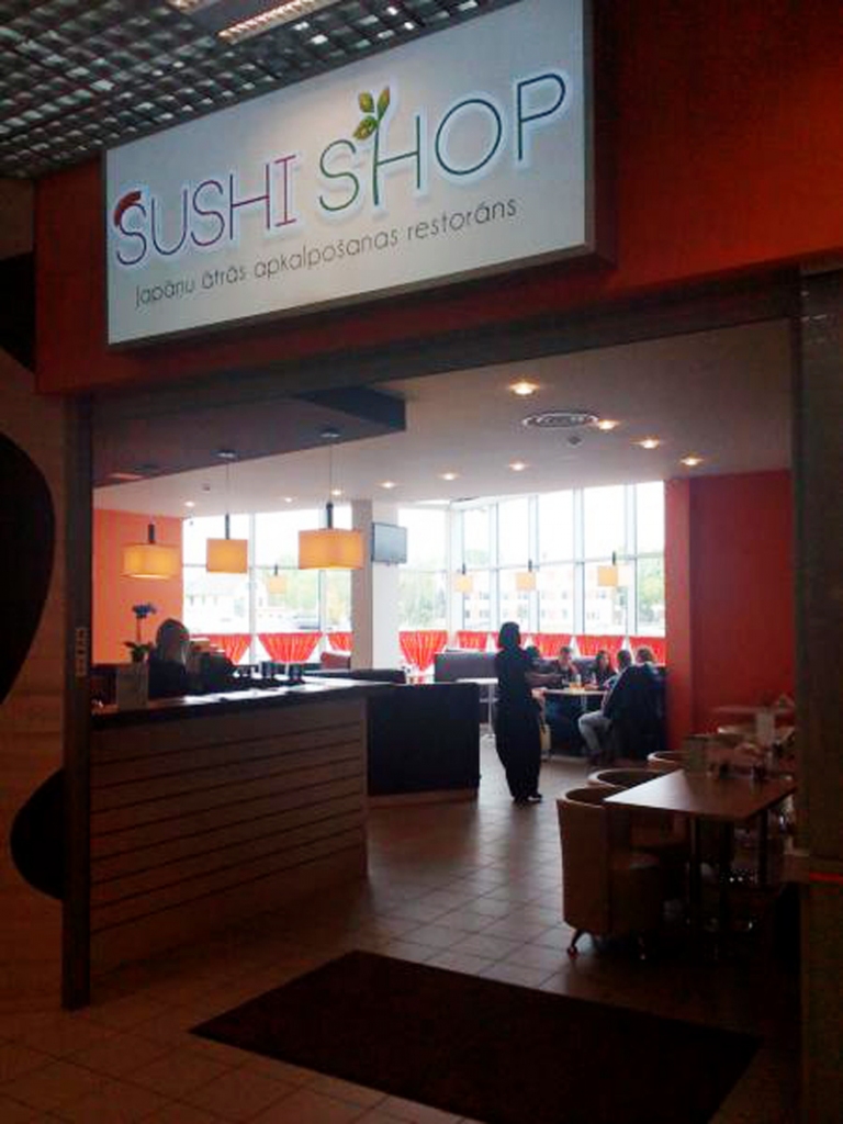 Bauskā, tirdzniecības centrā «Rimi», esošā kafejnīca «Sushi Shop» kopš 1. decembra ir slēgta.
Autors: No arhīva.