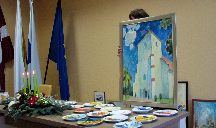 Gleznotāja no Krievijas Olga Gračeva savā darbā iemūžinājusi Bauskas dievnamu. 
Autors: Vilnis Auzāns