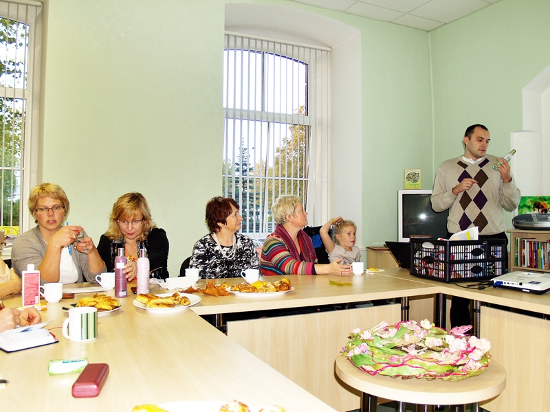 «Liepu» rīkotais seminārs par pārtikas un sadzīves ķīmijas ietekmi uz veselību pirms gada biedrības sanāksmju telpā pulcēja pāris desmitus iecavnieku.
Autors: no «Bauskas Dzīves» arhīva.