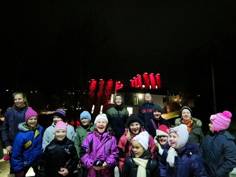 Iecavas novada Zālītes speciālās internātpamatskolas audzēkņi Rēzeknē. 
Autors: no skolas albuma