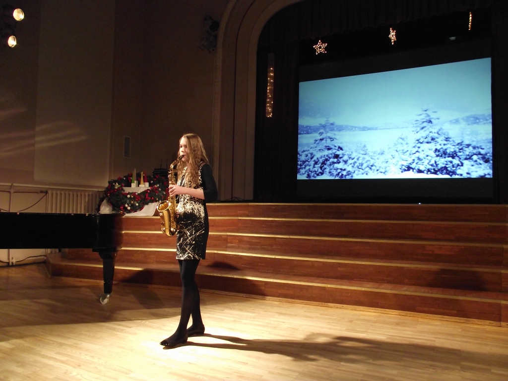 Bauskas mūzikas skolas audzēkne Rūta Dāboliņa ieguvusi augstāko žūrijas vērtējumu valsts konkursa Zemgales reģiona kārtā.
Autors: No albuma.